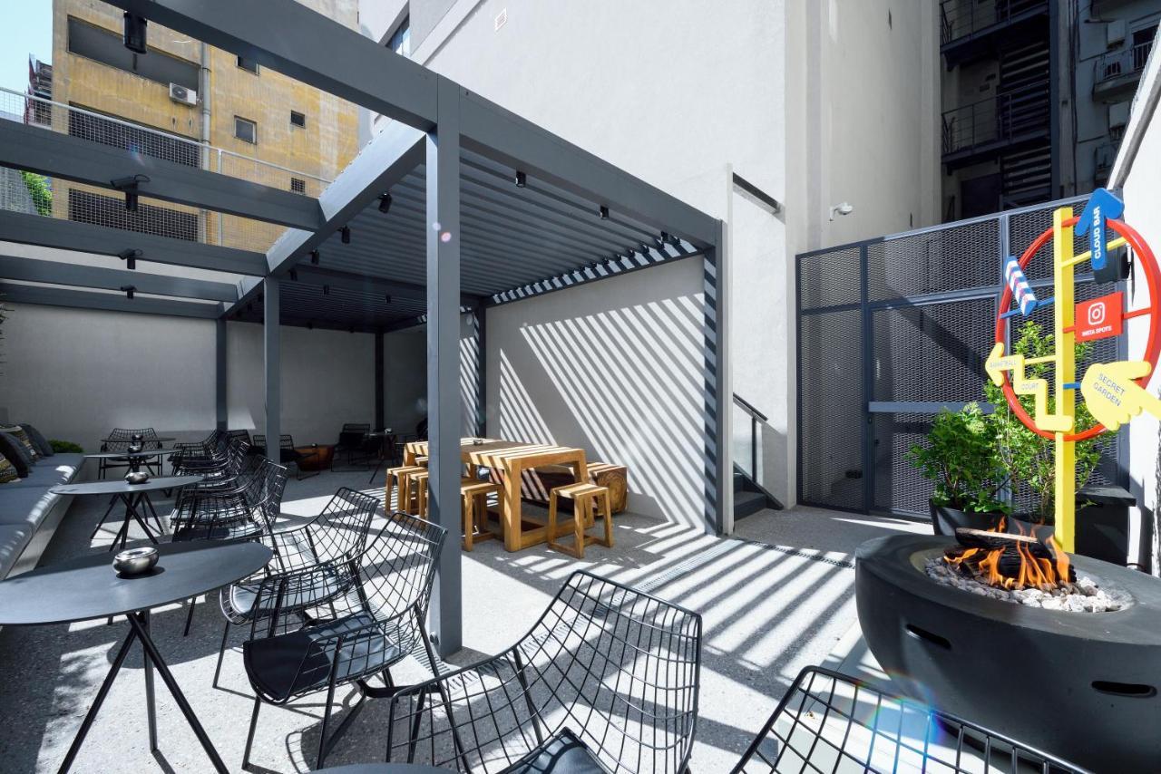 Onoma Hotel Thessaloniki Exterior photo The courtyard of the 4G building