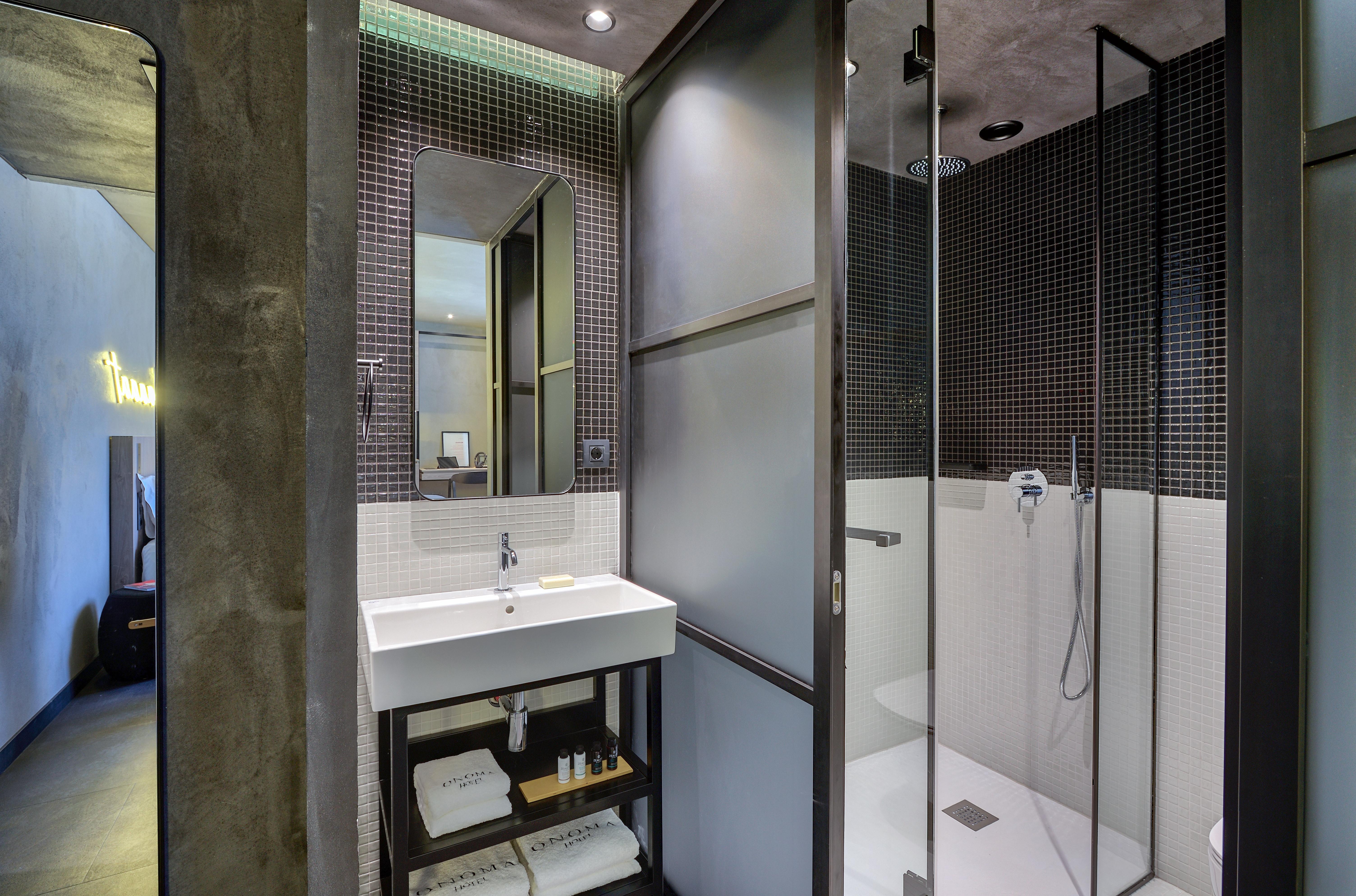 Onoma Hotel Thessaloniki Exterior photo Bathroom